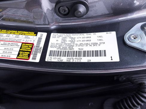 Used 2024 Toyota Tundra Platinum AWD/4WD image 43
