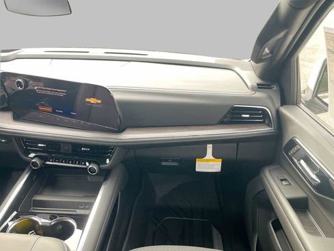 New 2026 Chevrolet Suburban LS RWD image 12