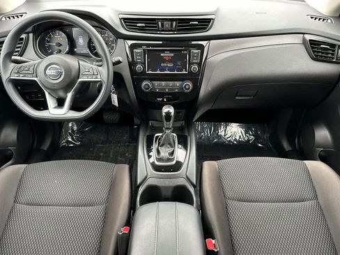 Used 2022 Nissan Rogue Sport S image 3