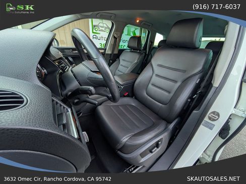 Used 2011 Volkswagen Touareg VR6 AWD/4WD image 16