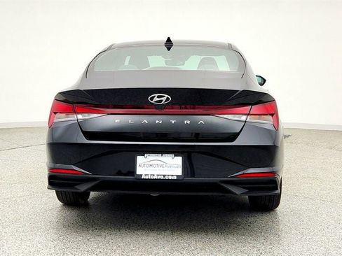 Used 2023 Hyundai Elantra SEL w/ Convenience Package FWD image 6