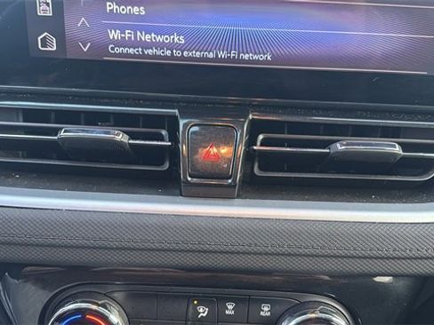 Used 2024 Chevrolet TrailBlazer LT image 17