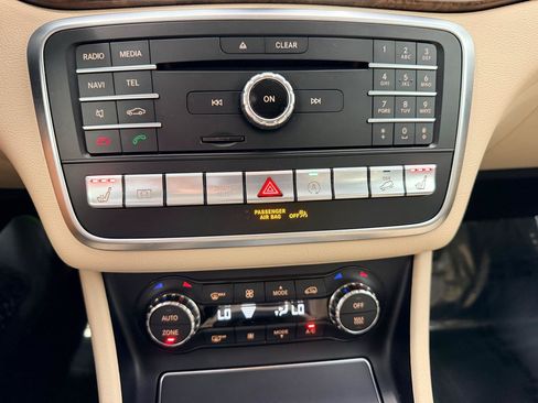 Used 2018 Mercedes-Benz GLA 250 4MATIC image 38