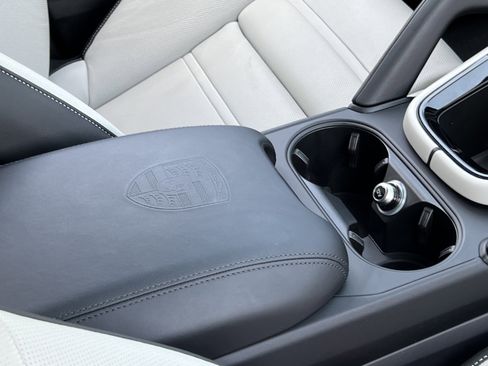 Certified 2025 Porsche Cayenne S image 31