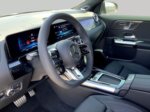 New 2025 Mercedes-Benz GLA 35 AMG 4MATIC image 9