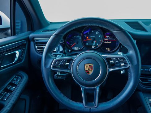Used 2021 Porsche Macan image 31