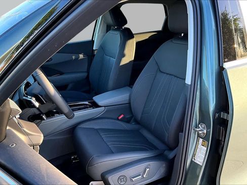 New 2026 Audi Q3 quattro 2.0T AWD/4WD image 9