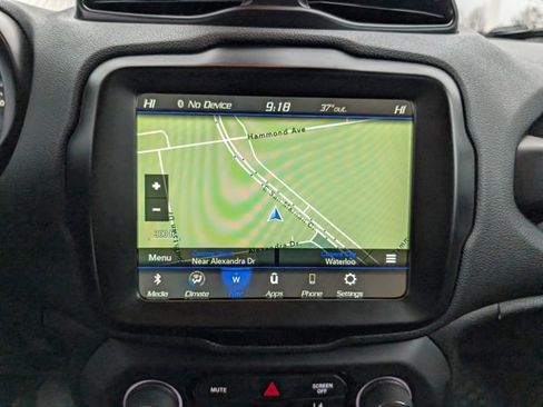 Used 2023 Jeep Renegade Latitude image 4