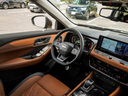 New 2026 Nissan Rogue Platinum w/ Platinum Premium Package image 14