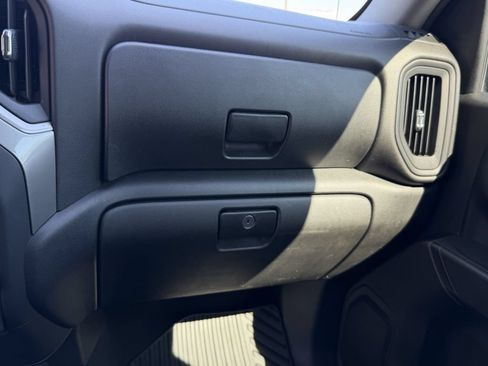Used 2022 Chevrolet Silverado 1500 Custom AWD/4WD image 31