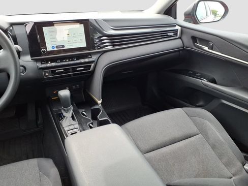 Used 2026 Toyota Camry LE w/ Convenience Package FWD image 14