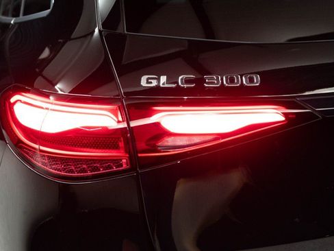 Certified 2026 Mercedes-Benz GLC 300 4MATIC image 9