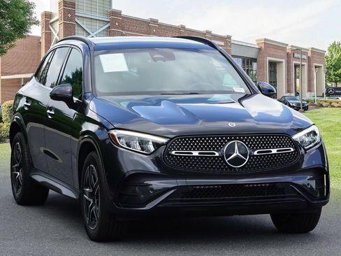 Certified 2025 Mercedes-Benz GLC 300 4MATIC image 3