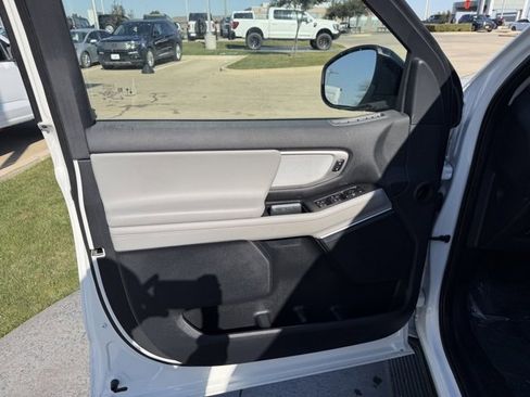 Certified 2025 Ford Expedition Active image 10