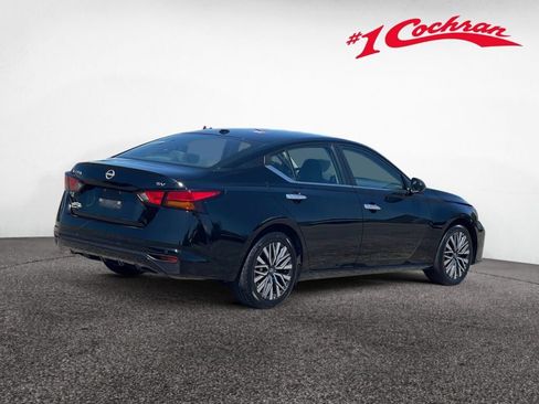 Used 2024 Nissan Altima 2.5 SV FWD image 25