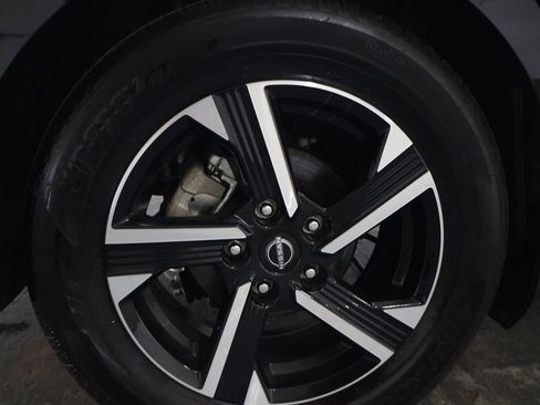 Used 2025 Nissan Sentra SV FWD image 30