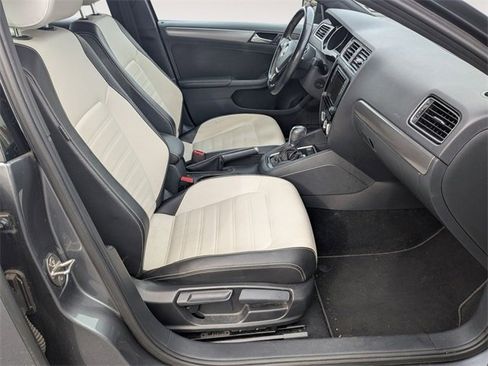 Used 2017 Volkswagen Jetta Sport image 28