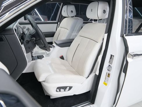 Used 2023 Rolls-Royce Phantom Sedan image 24