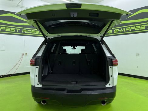 Used 2023 Chevrolet Traverse LT AWD/4WD image 9