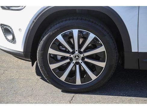 Certified 2022 Mercedes-Benz GLB 250 image 9