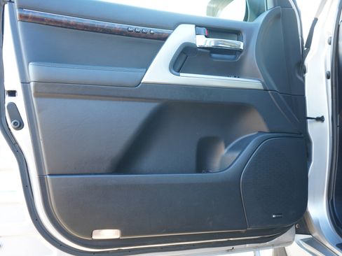 Used 2015 Toyota Land Cruiser AWD/4WD image 21