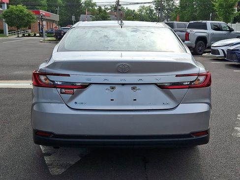 Used 2025 Toyota Camry LE FWD image 5