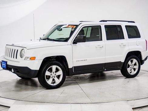 Used 2015 Jeep Patriot Latitude AWD/4WD image 3