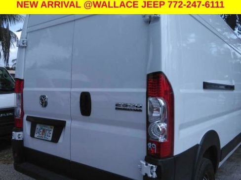 Used 2025 RAM ProMaster 2500 w/ Convenience Group FWD image 3