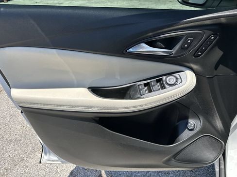 Used 2021 Buick Encore GX Essence FWD image 22