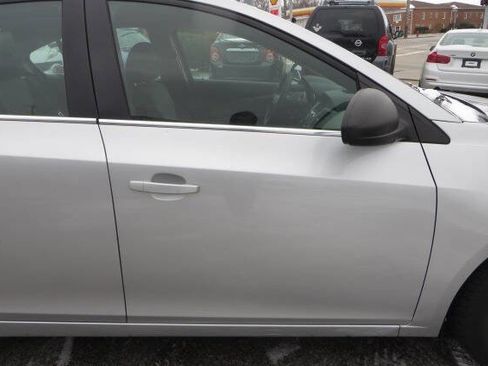 Used 2012 Chevrolet Cruze LS image 40