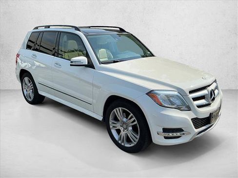 Used 2015 Mercedes-Benz GLK 350 4MATIC image 3
