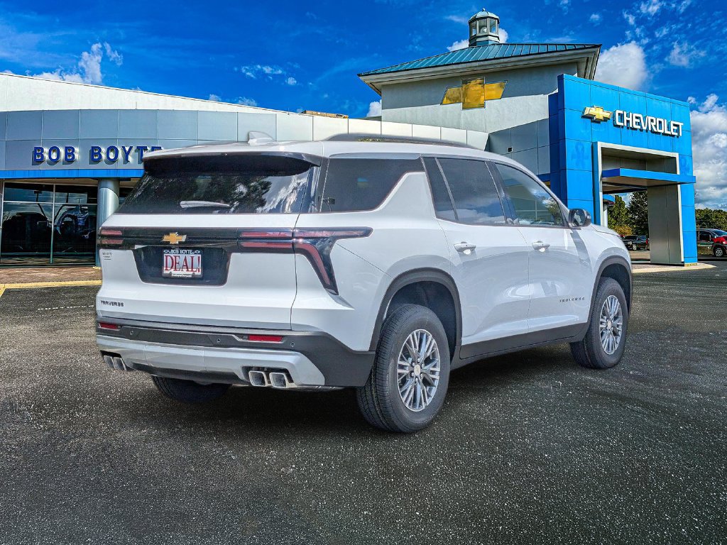 New 2027 Chevrolet Traverse LT FWD image 6