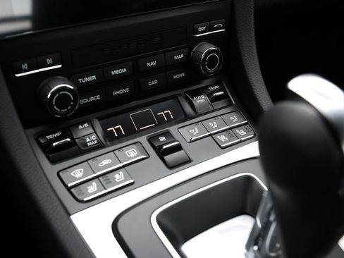 Used 2025 Porsche 718 Cayman image 50