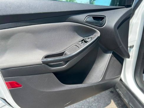 Used 2012 Ford Focus S FWD image 10