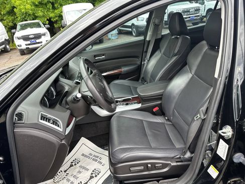 Used 2017 Acura TLX w/ Technology Package FWD image 10