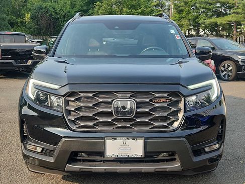 Certified 2024 Honda Passport TrailSport image 2