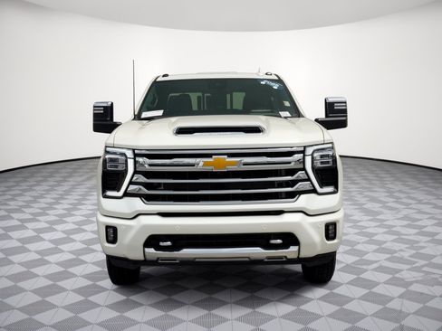 Used 2025 Chevrolet Silverado 3500 High Country w/ High Country Premium Package AWD/4WD image 6