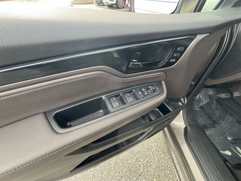 Used 2023 Honda Odyssey Touring image 15
