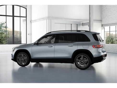 New 2025 Mercedes-Benz GLB 250 4MATIC image 32