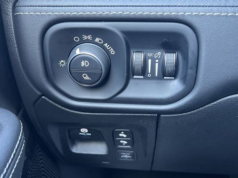 Used 2024 RAM 1500 Limited image 15