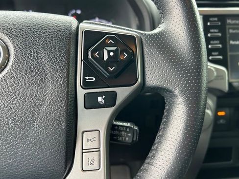 Used 2022 Toyota 4Runner SR5 Premium AWD/4WD image 27