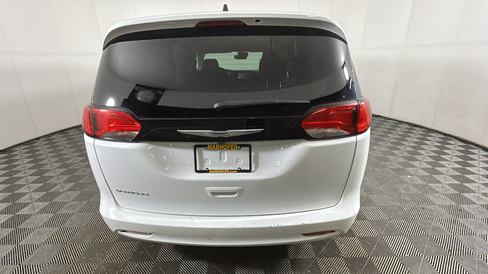 Used 2024 Chrysler Voyager LX FWD image 4