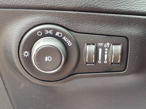 Used 2019 Jeep Compass Limited AWD/4WD image 16
