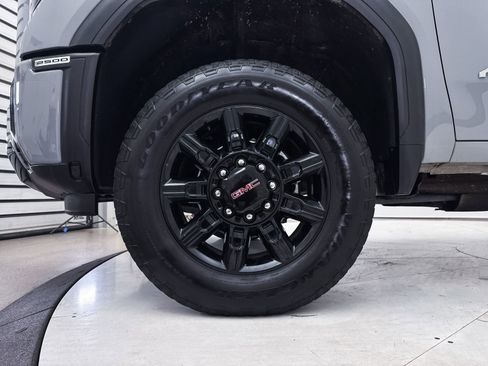 Used 2025 GMC Sierra 2500 AT4 w/ Technology Package image 16