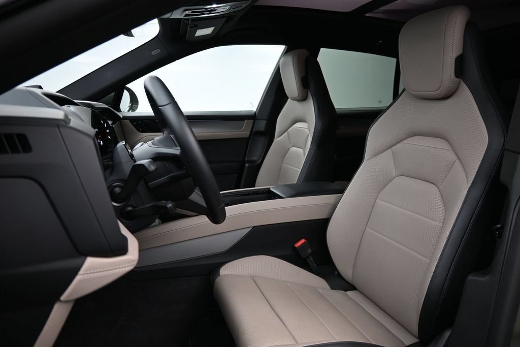 Certified 2026 Porsche Cayenne Electric AWD/4WD image 5