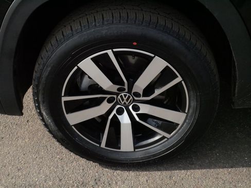 Certified 2023 Volkswagen Atlas SE image 15