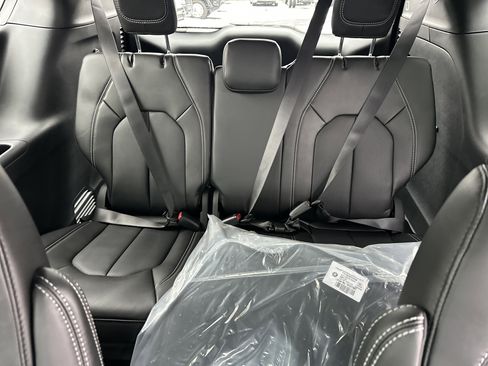 New 2026 Chrysler Pacifica Select image 28