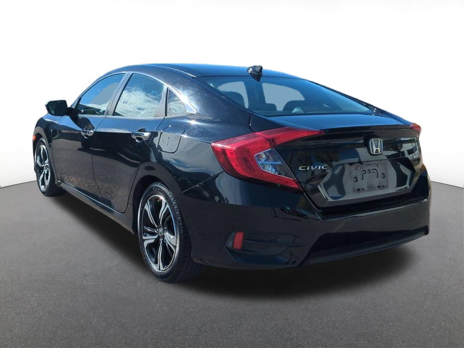 Used 2017 Honda Civic Touring image 4