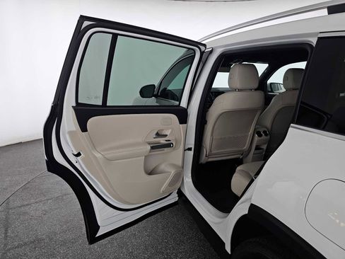 Certified 2025 Mercedes-Benz GLB 250 image 15