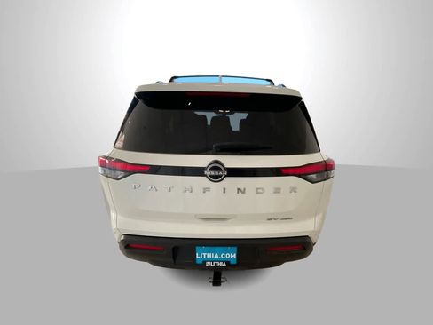 Used 2022 Nissan Pathfinder SV image 7